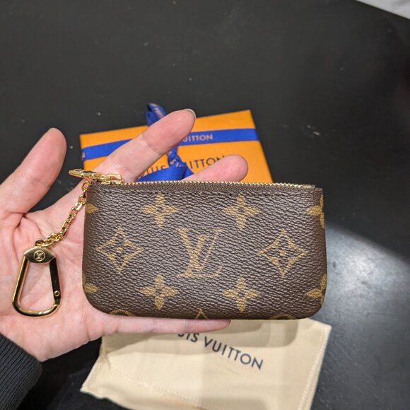 Louis Vuitton key pouch - Picture 4 of 8